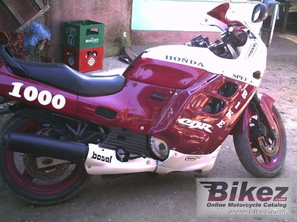 1989 Honda CBR 1000 F photo